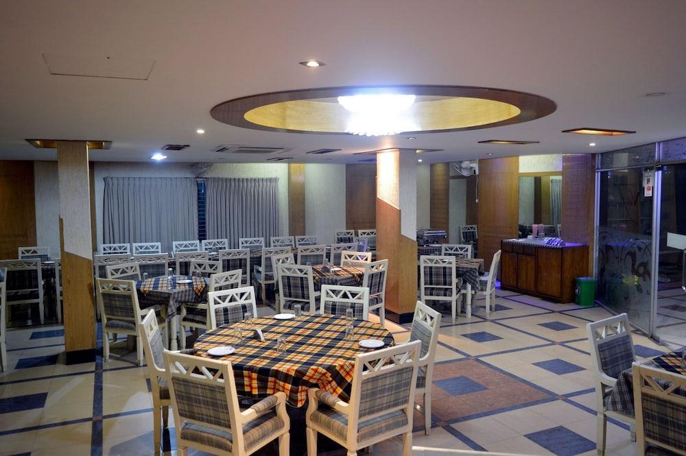 Uni Resort Cox's Bazar Exterior foto